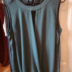 Elegant Sleeveless Green Top